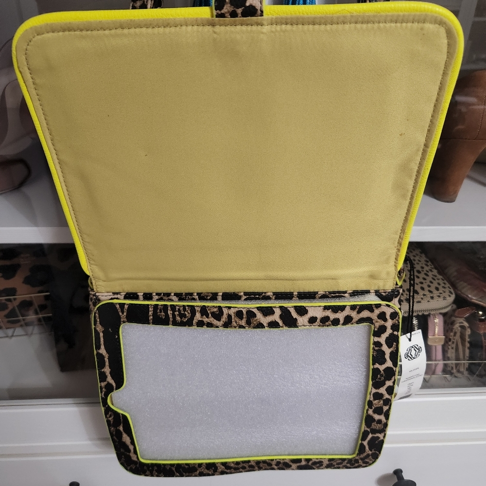 Leopard Tech Bag - Picture 3 of 7